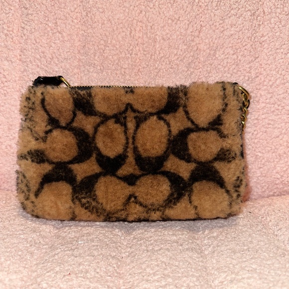 Coach x Jennifer Lopez Nolita 19 - Picture 2 of 5